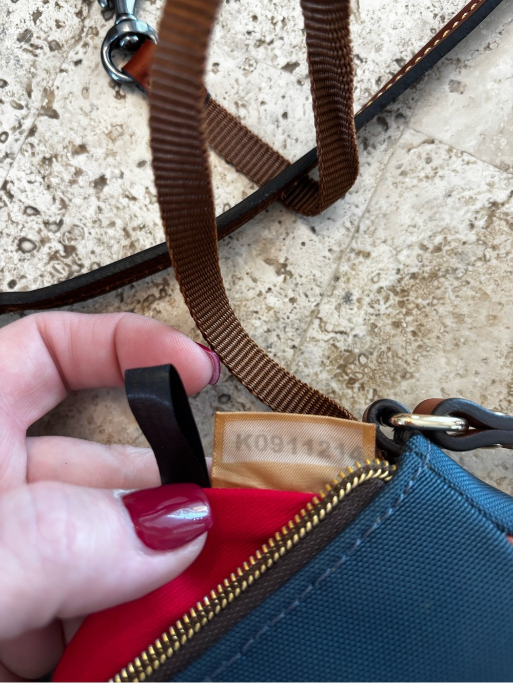 Vintage Dooney & Bourke Navy Nylon Crossbody Bag - Picture 10 of 12